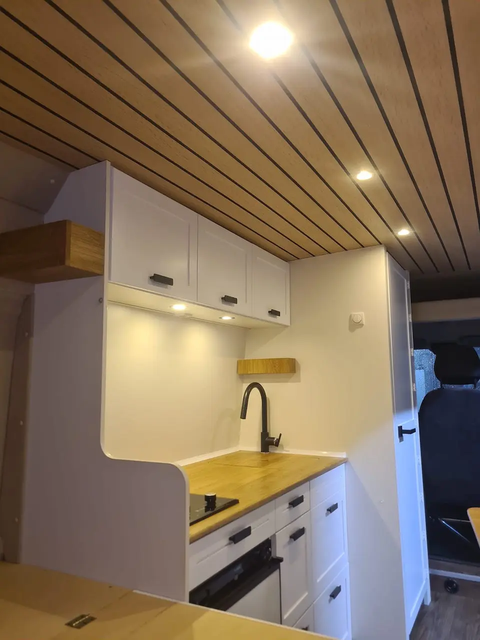 Переоборудование новых и подержанных микроавтобусов в кемперы